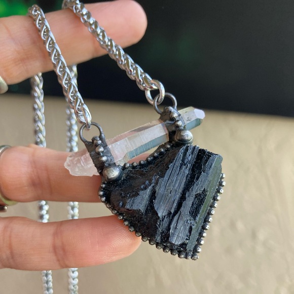 Natural heart shape black tourmaline & crystal quartz charm boho goth necklace - Picture 2 of 13